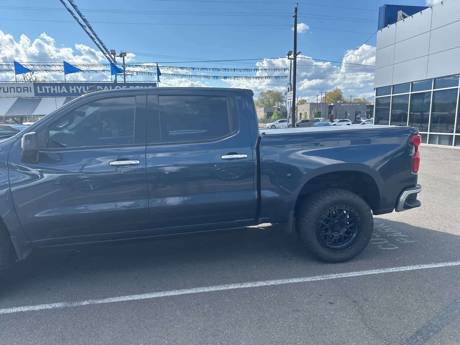 Thumbnail: 2022 Chevrolet Silverado 1500 - 4