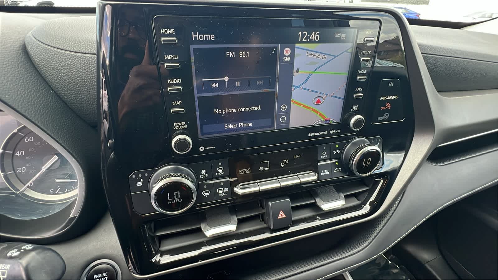 Thumbnail: 2021 Toyota Highlander - 15