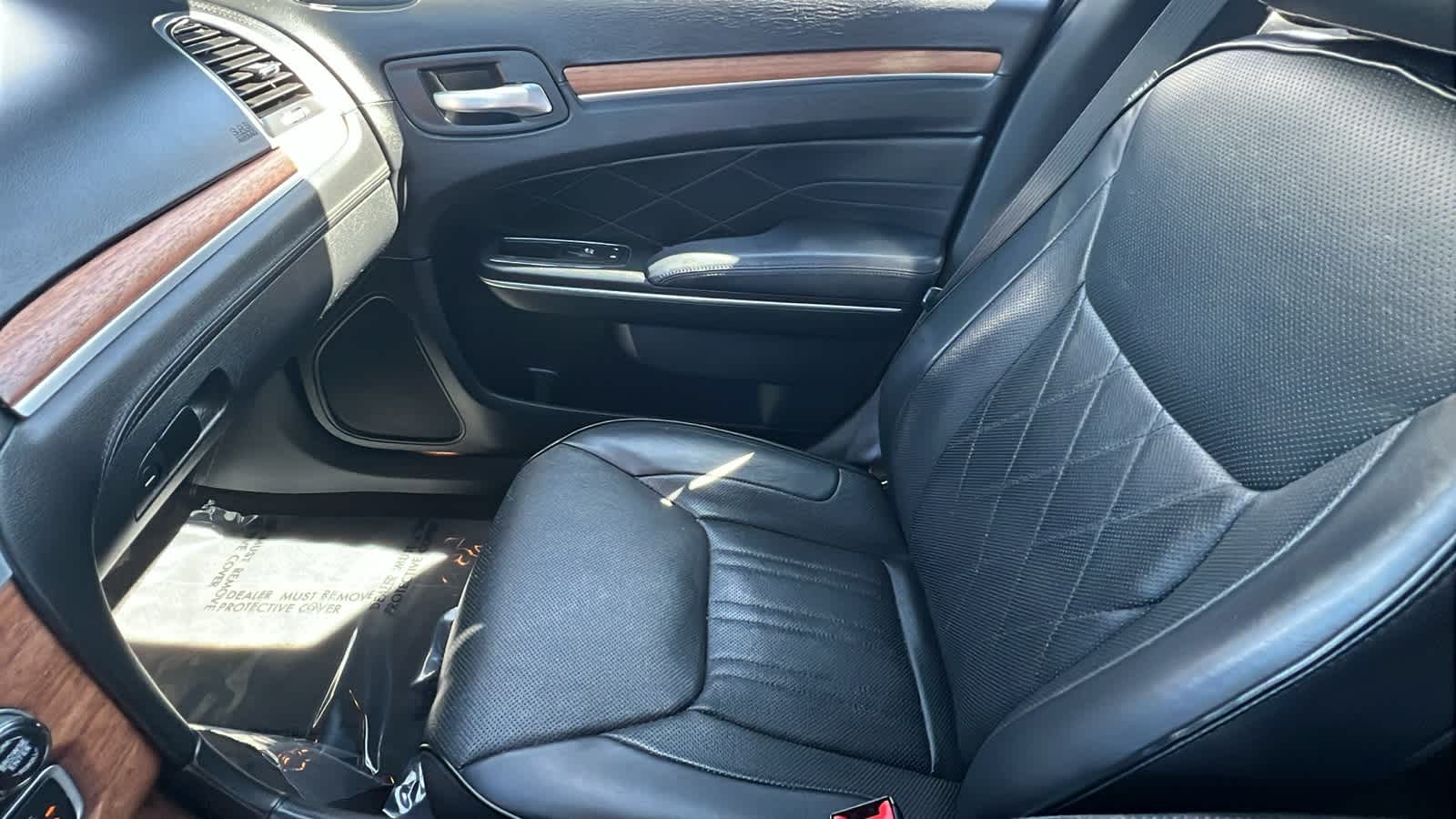 Thumbnail: 2016 Chrysler 300 - 12