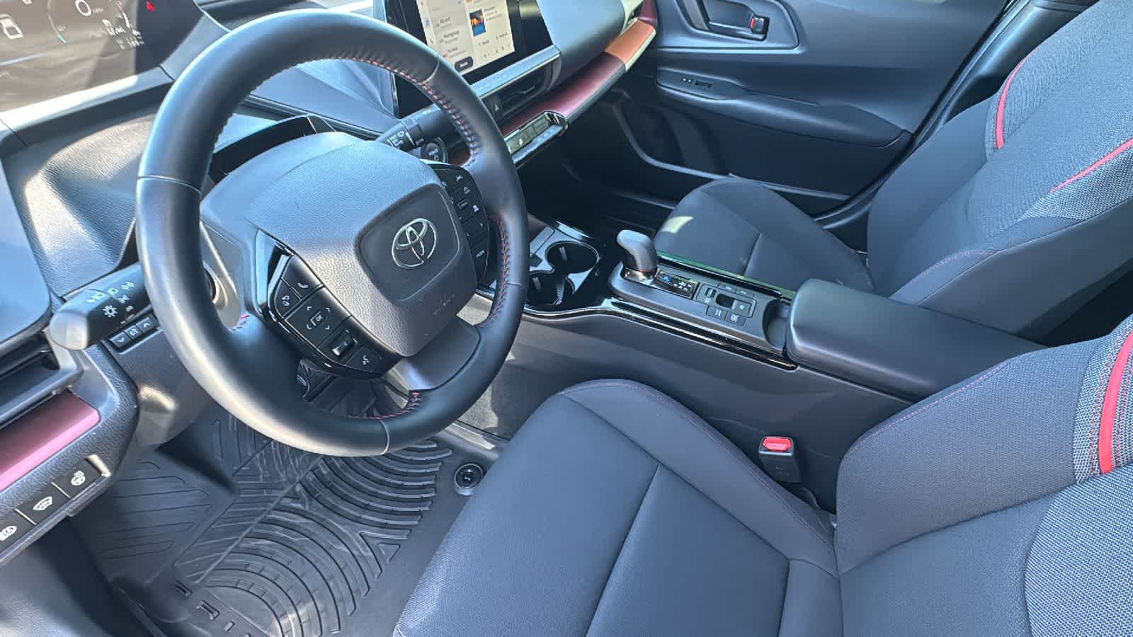 Thumbnail: 2024 Toyota Prius Prime - 10