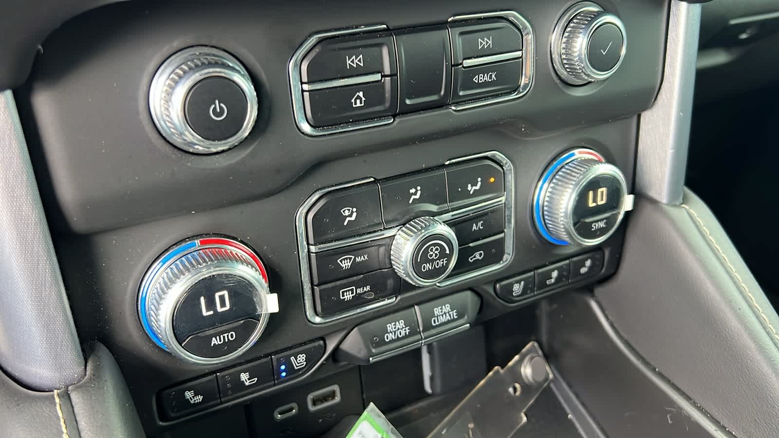 Thumbnail: 2023 GMC Yukon - 14