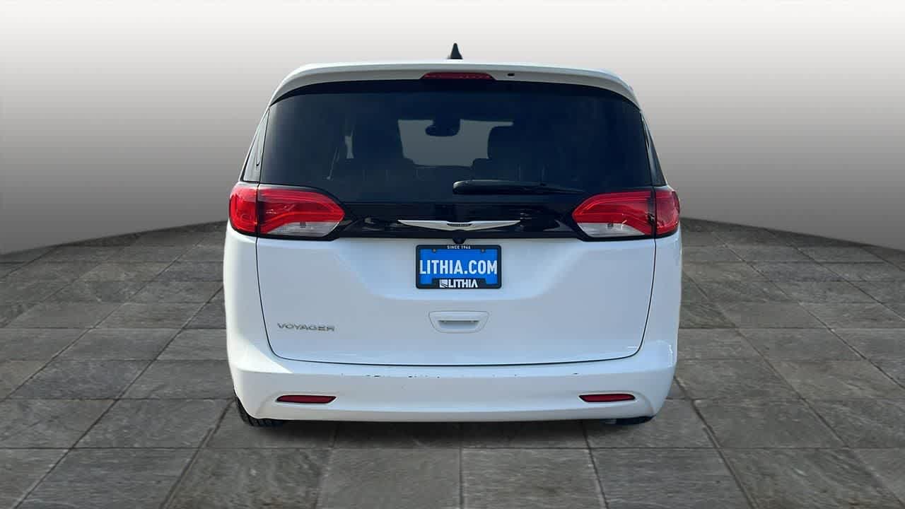 Thumbnail: 2023 Chrysler Voyager - 6
