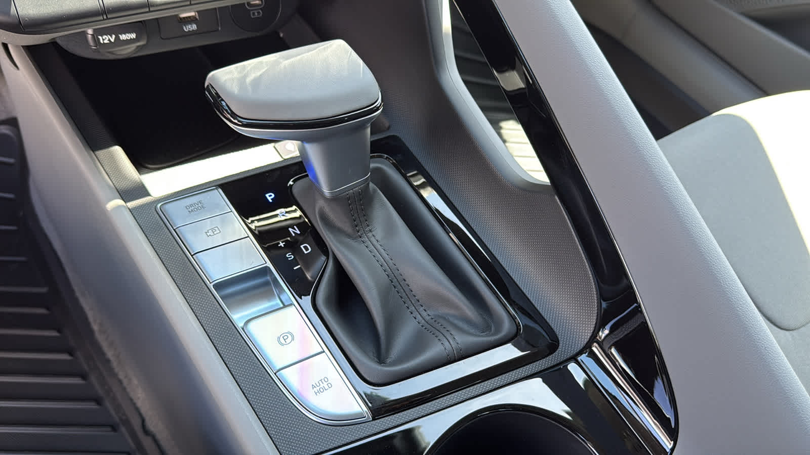 Thumbnail: 2025 Hyundai Elantra - 13