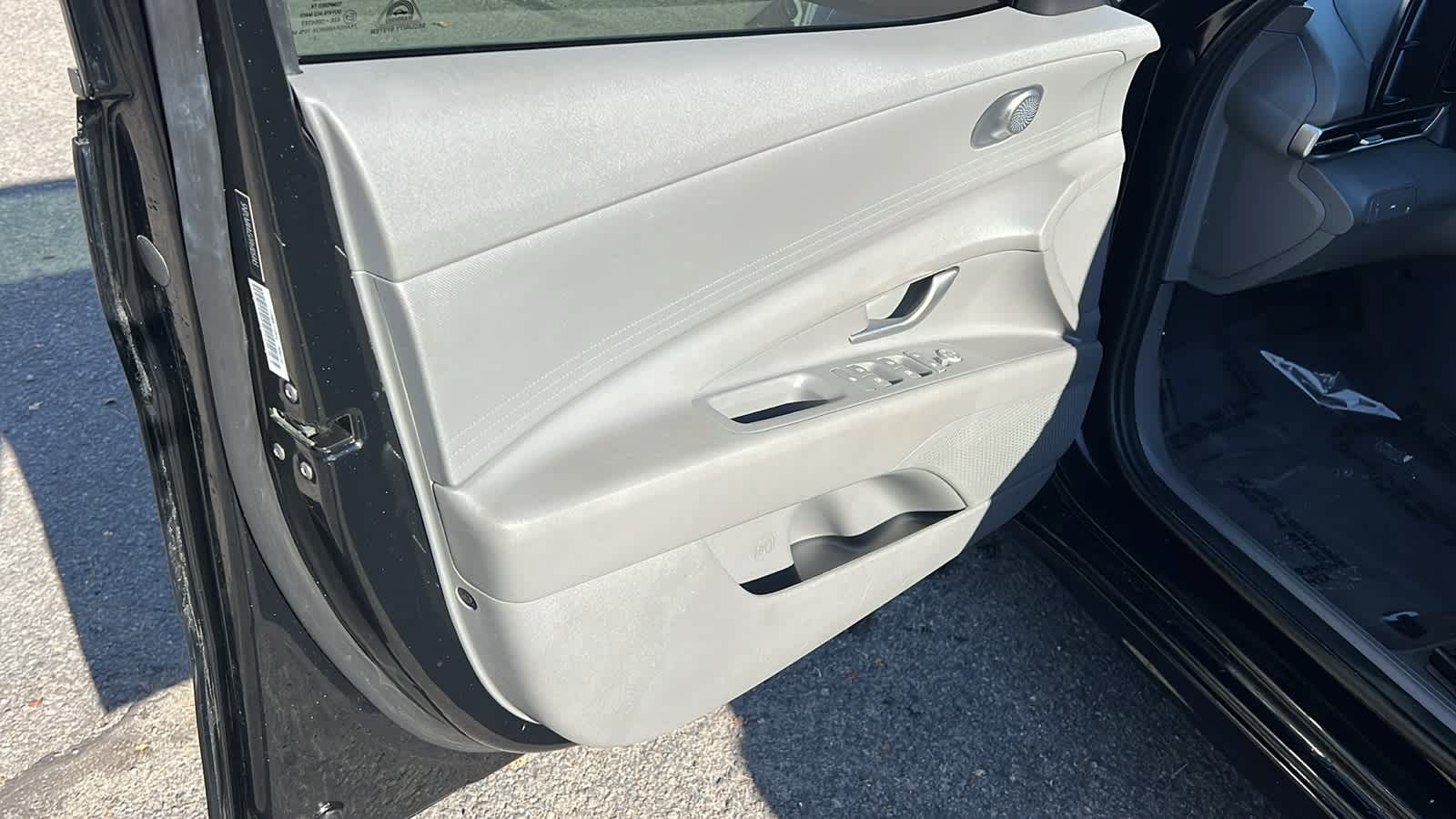 Thumbnail: 2023 Hyundai Elantra - 23