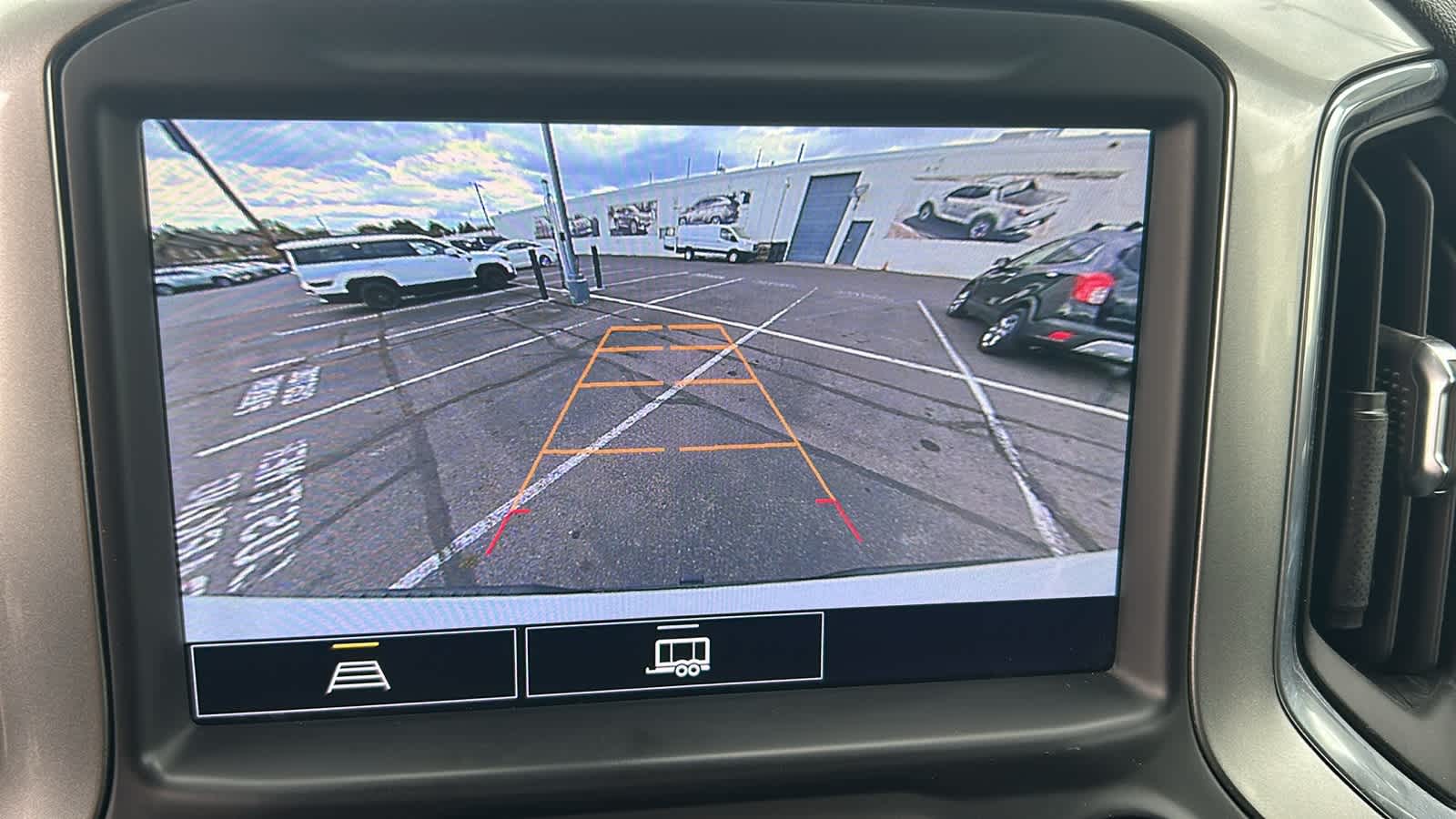 Thumbnail: 2021 Chevrolet Silverado 1500 - 16