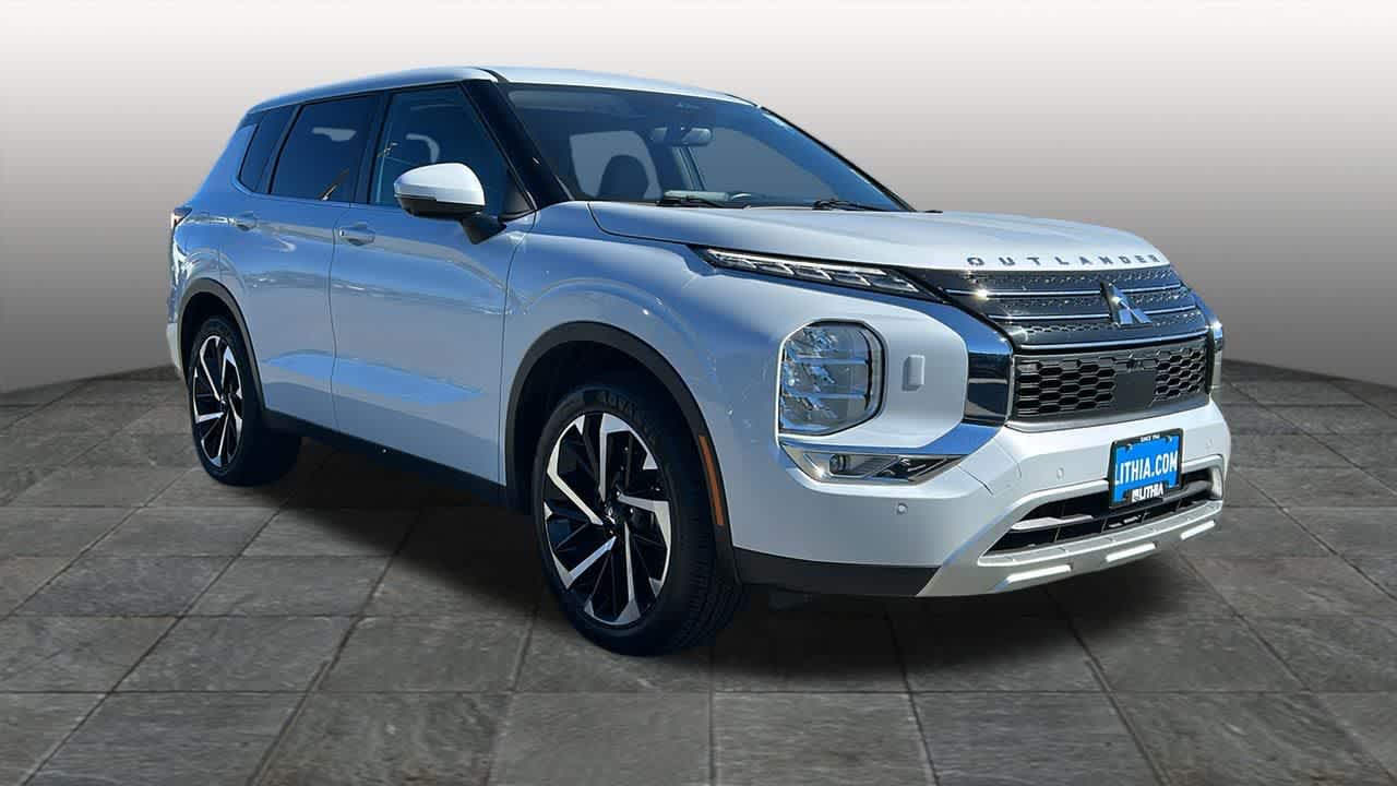 Thumbnail: 2024 Mitsubishi Outlander - 2