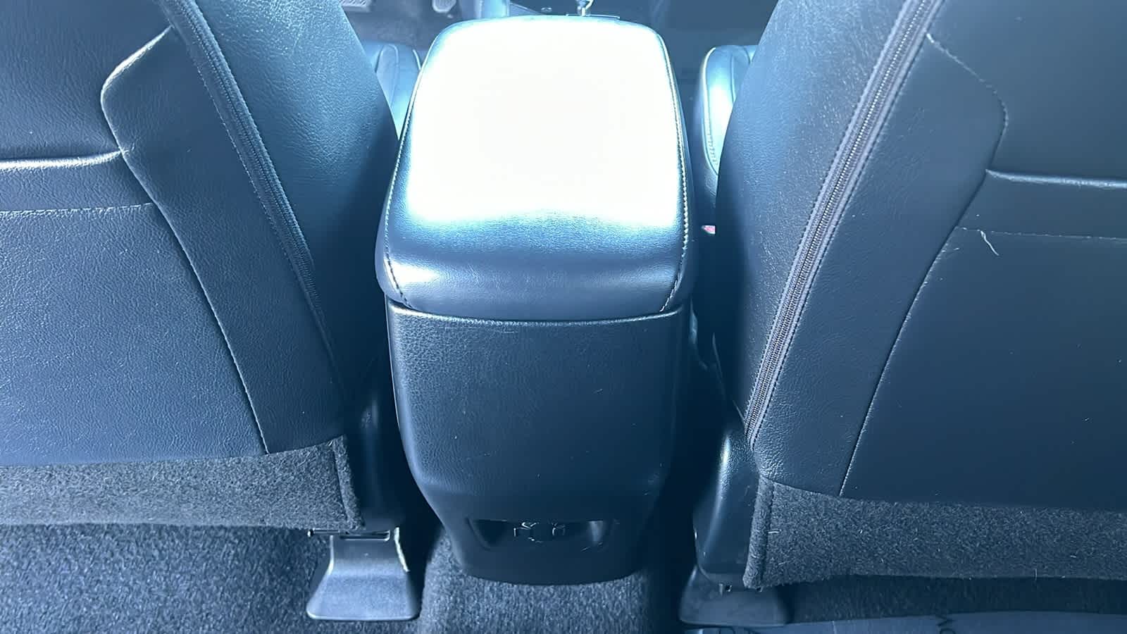 Thumbnail: 2018 Toyota RAV4 - 25