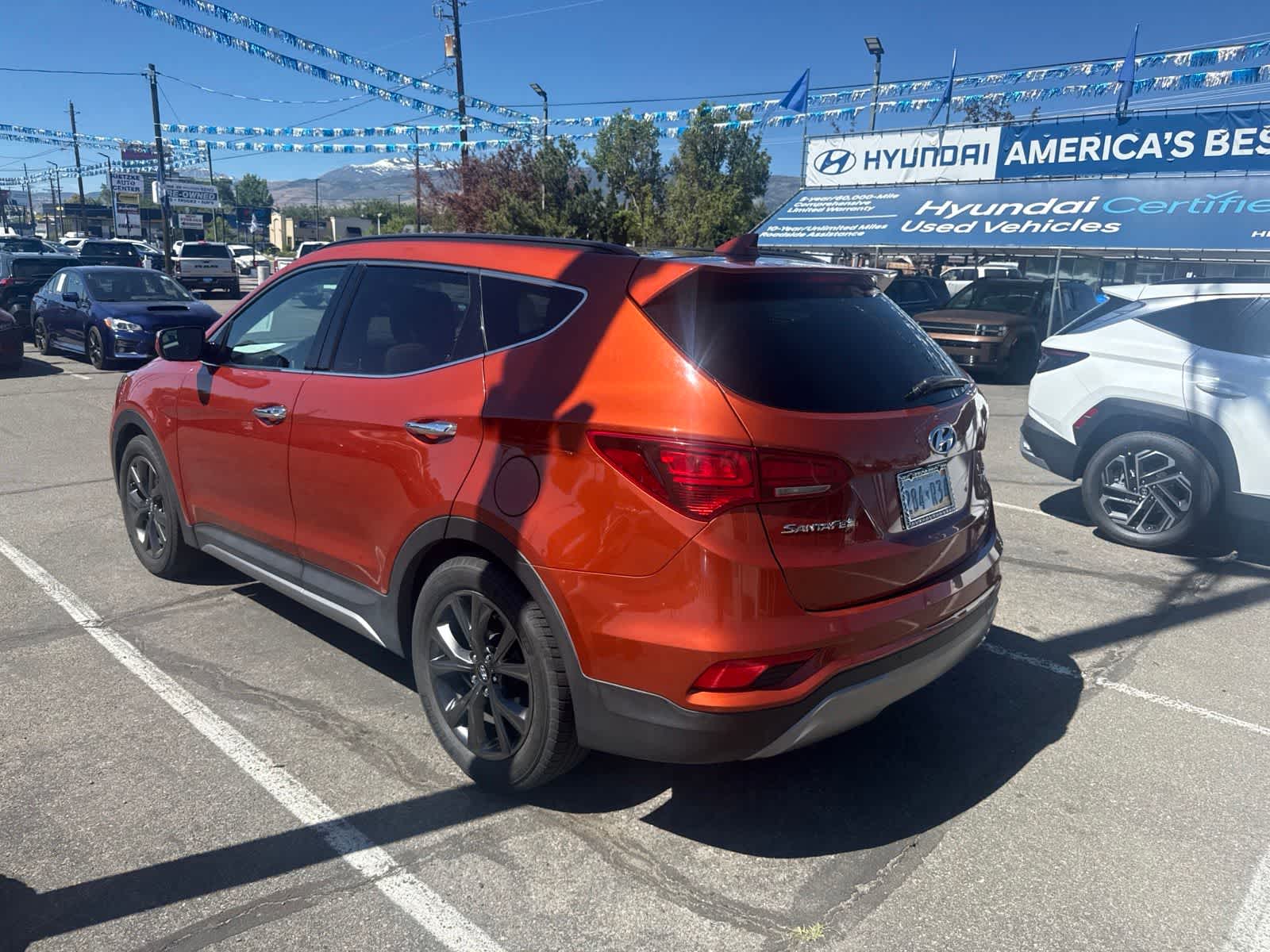 Thumbnail: 2017 Hyundai Santa Fe - 3