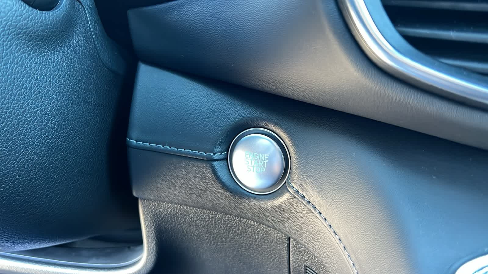 Thumbnail: 2022 Hyundai Santa Fe - 17