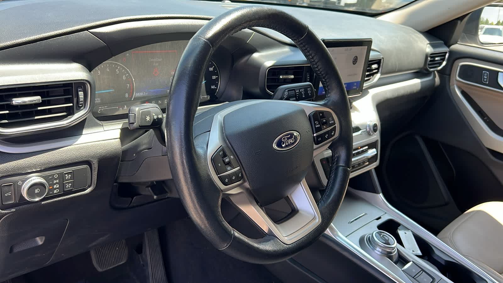 Thumbnail: 2022 Ford Explorer - 10