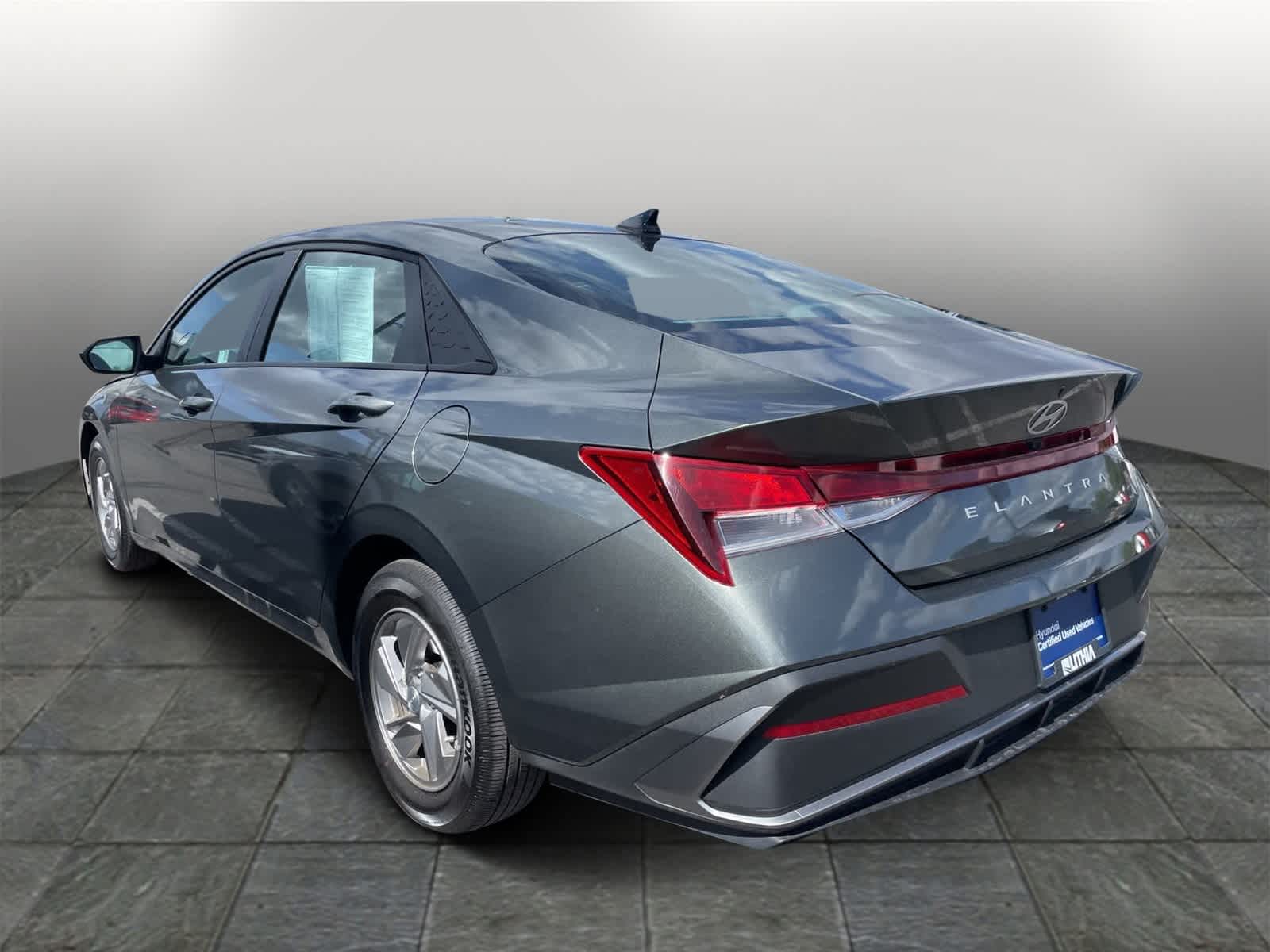 2025 Hyundai Elantra SE 2