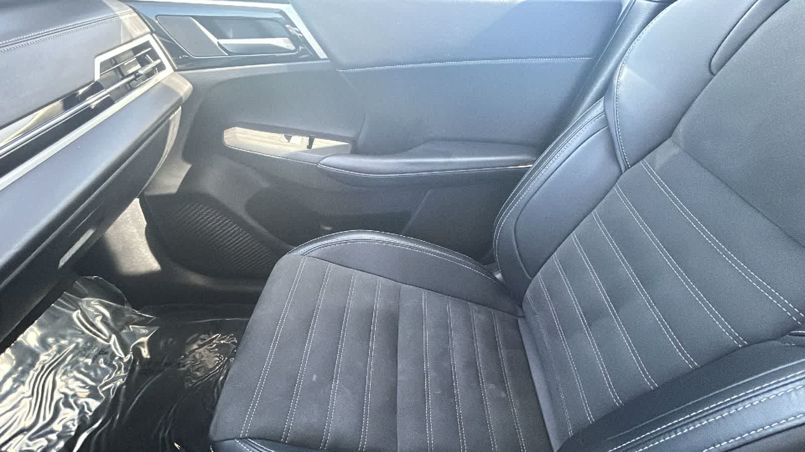 Thumbnail: 2024 Mitsubishi Outlander - 12