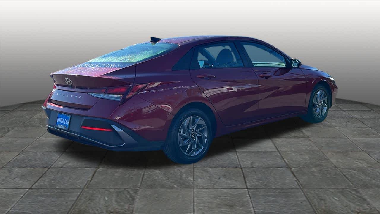Thumbnail: 2024 Hyundai Elantra - 5