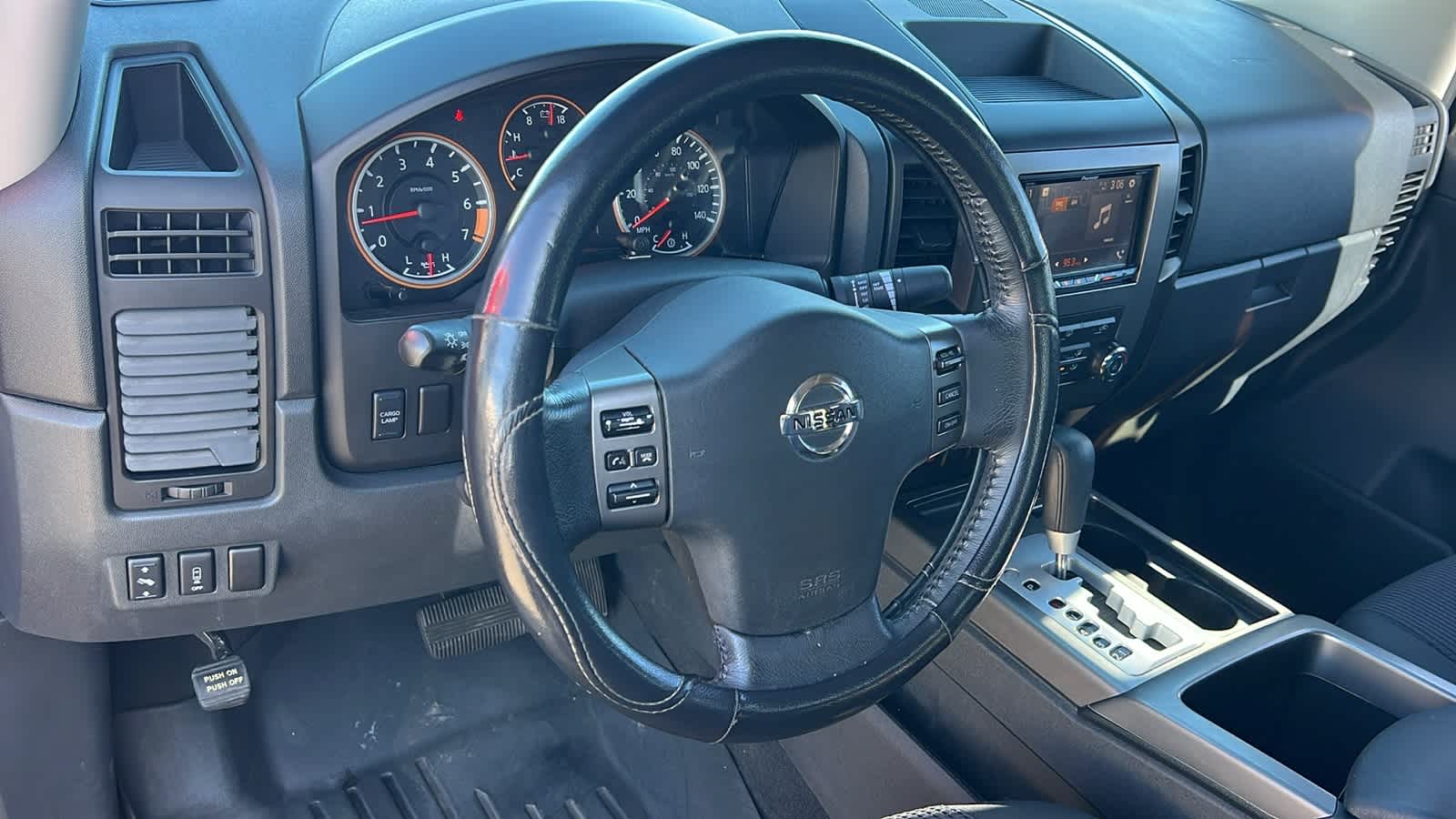 Thumbnail: 2011 Nissan Titan - 10