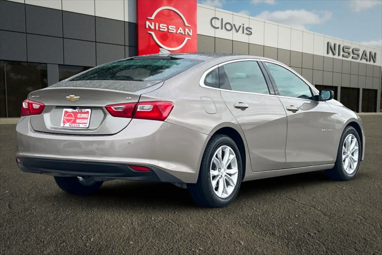 Thumbnail: 2024 Chevrolet Malibu - 4