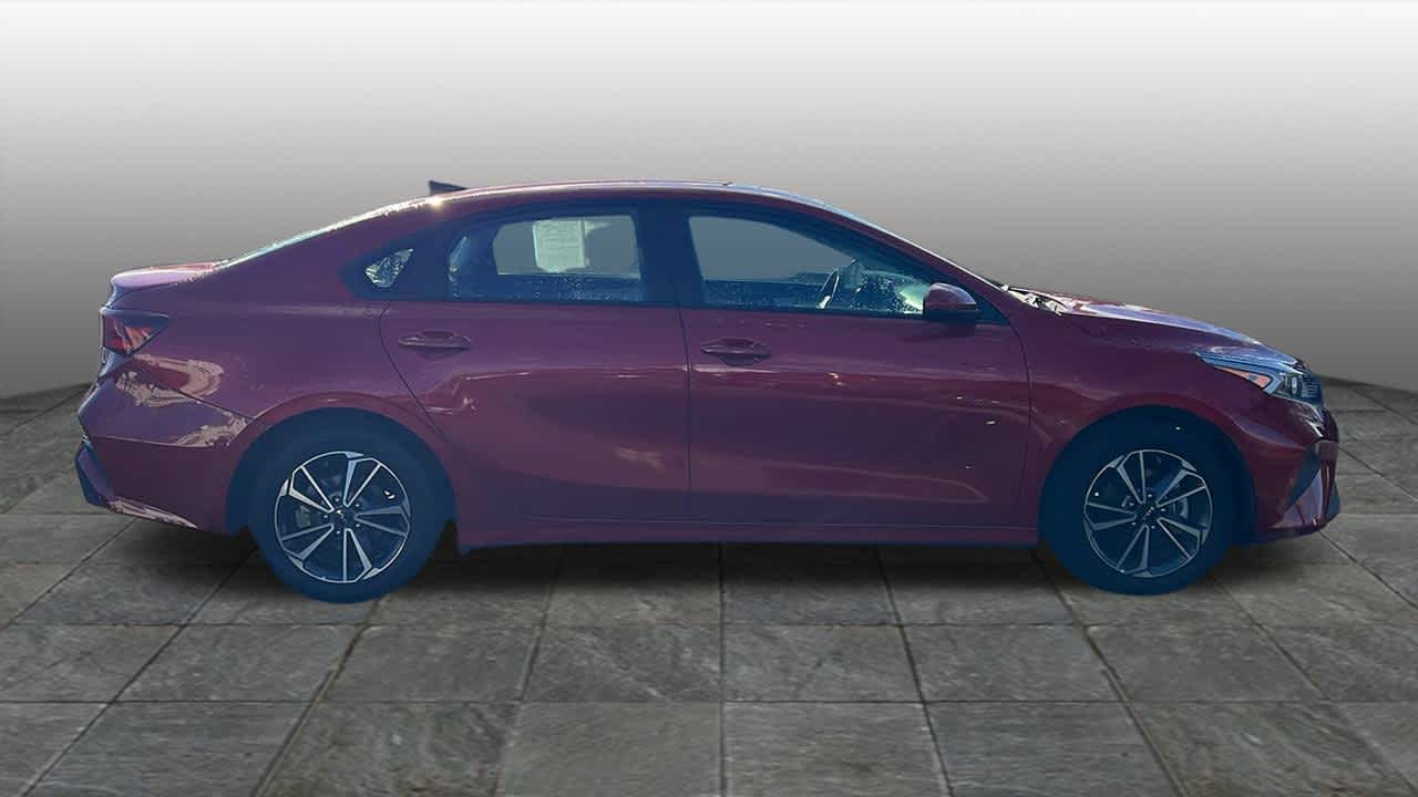 Thumbnail: 2023 Kia Forte - 4