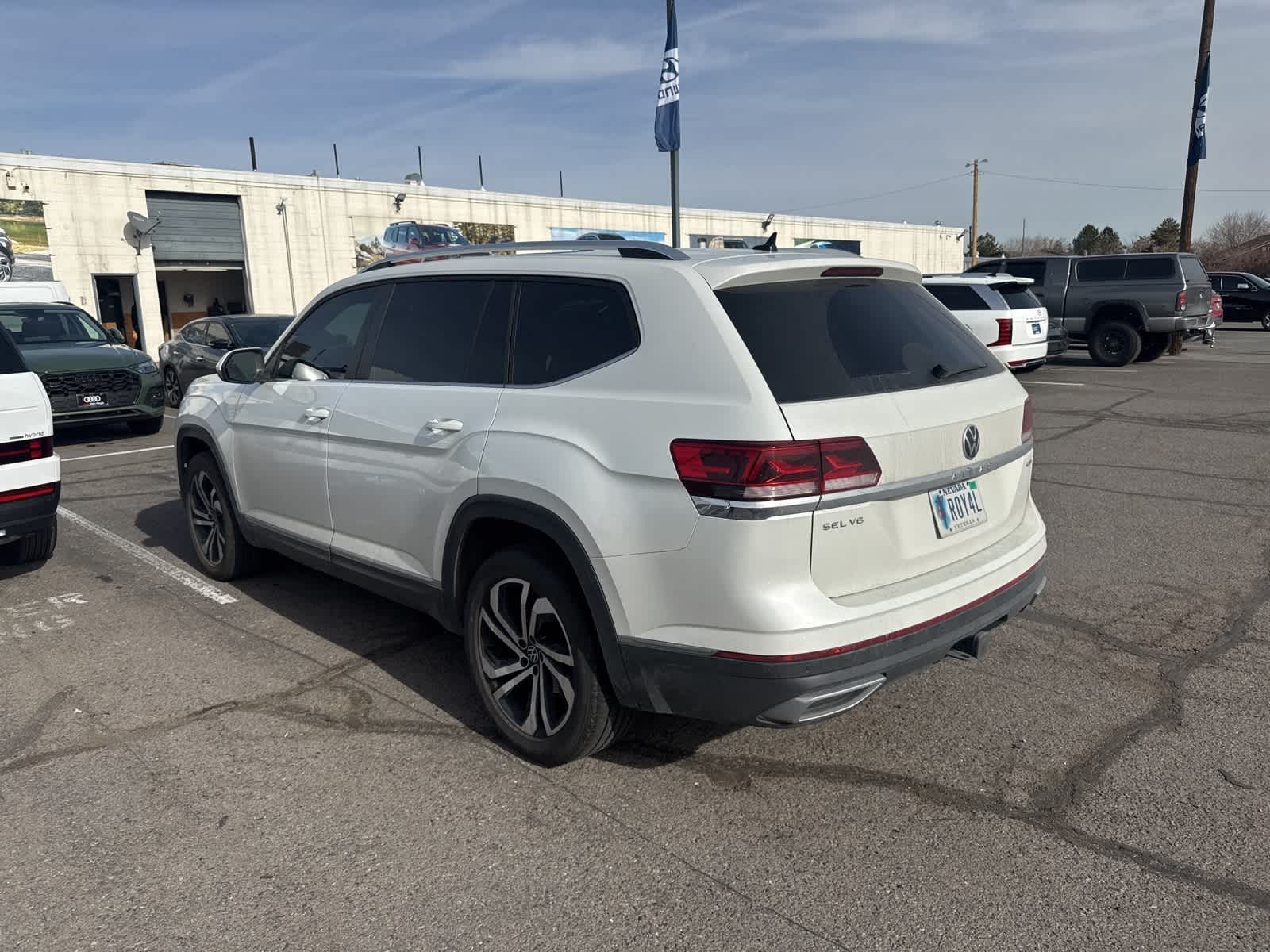 Thumbnail: 2023 Volkswagen Atlas - 3