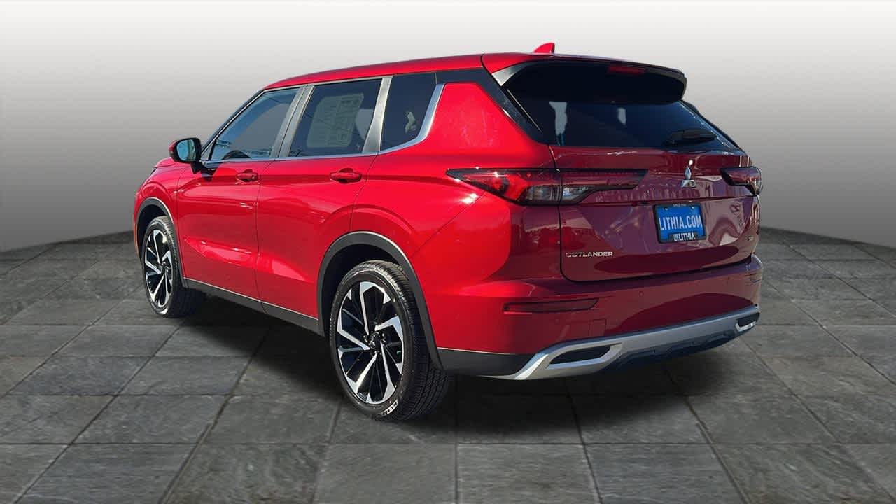 Thumbnail: 2024 Mitsubishi Outlander - 7