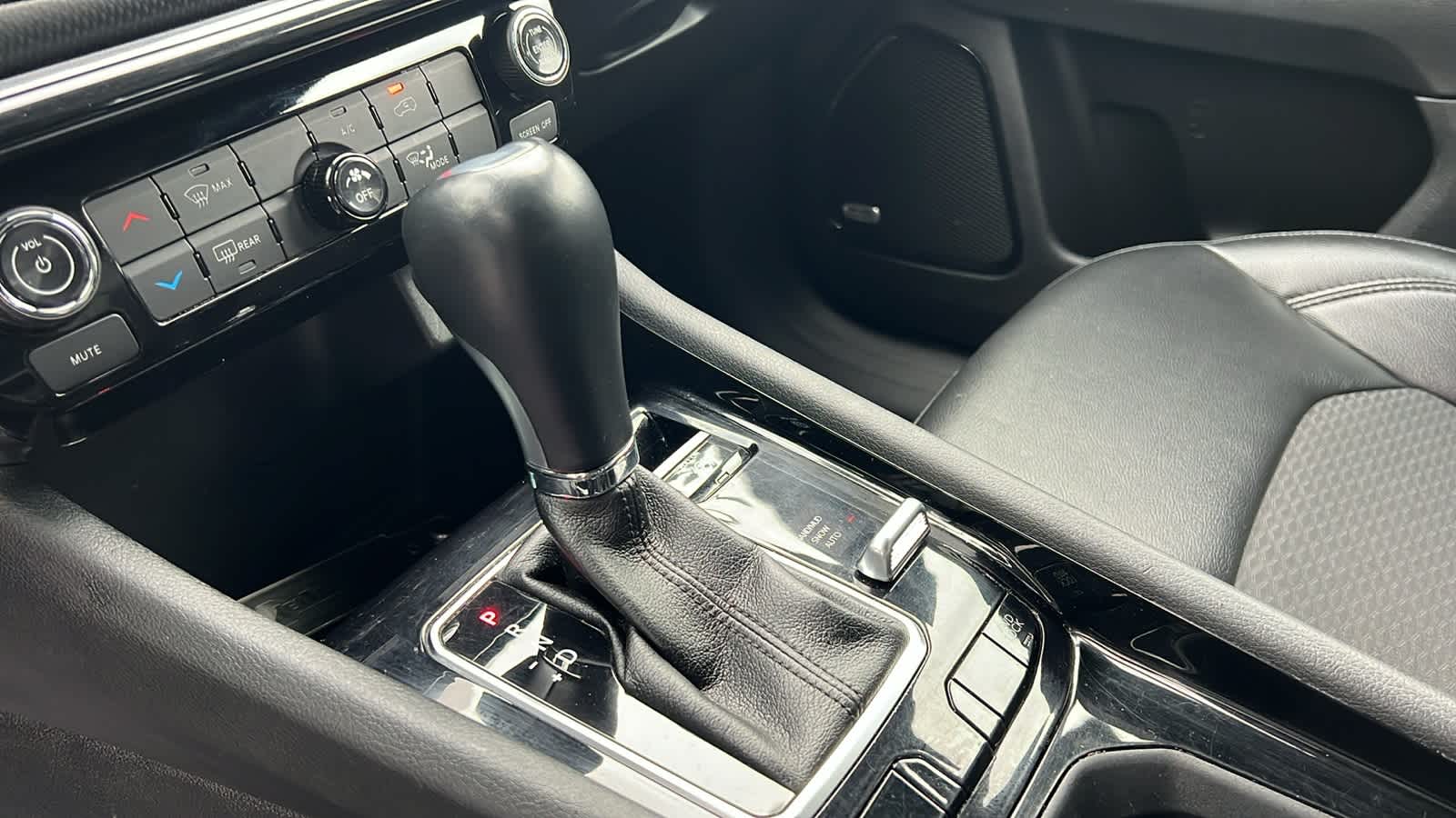 Thumbnail: 2022 Jeep Compass - 13