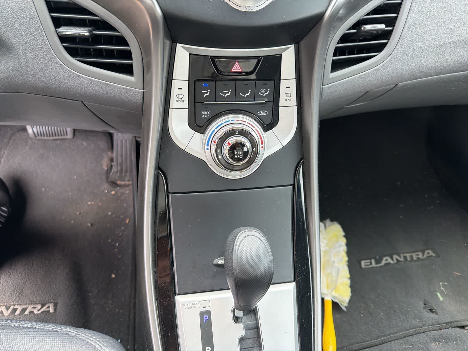 Thumbnail: 2011 Hyundai Elantra - 15