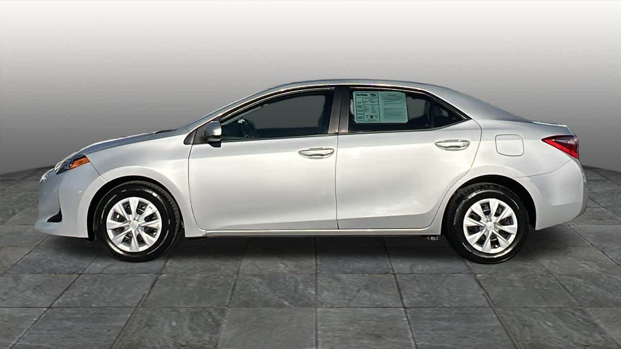 Thumbnail: 2017 Toyota Corolla - 8