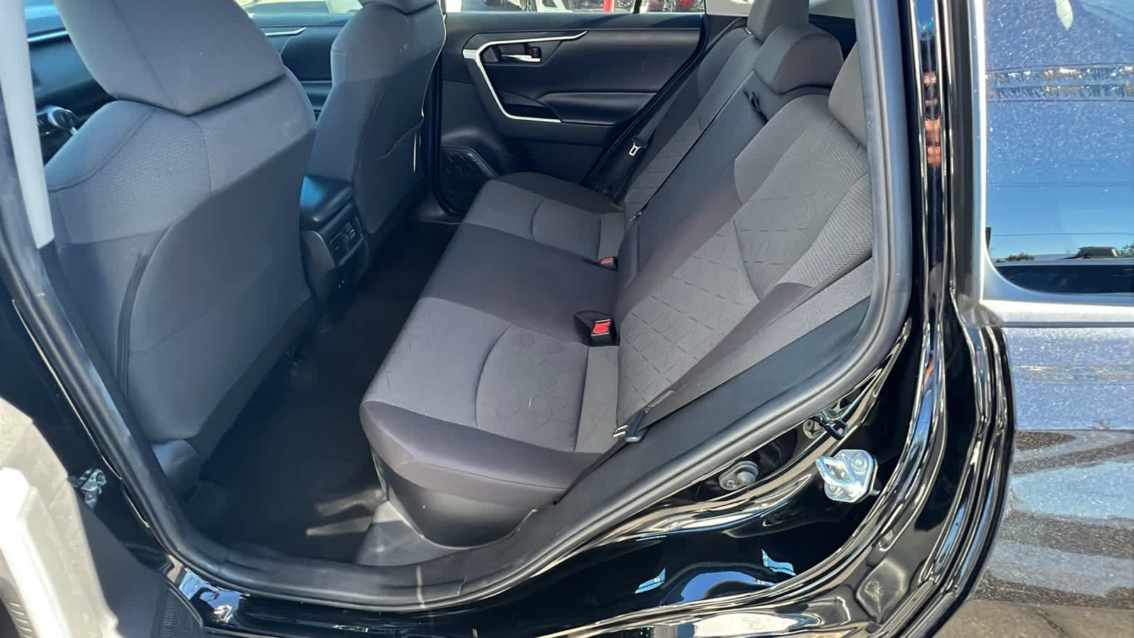 Thumbnail: 2020 Toyota RAV4 - 24