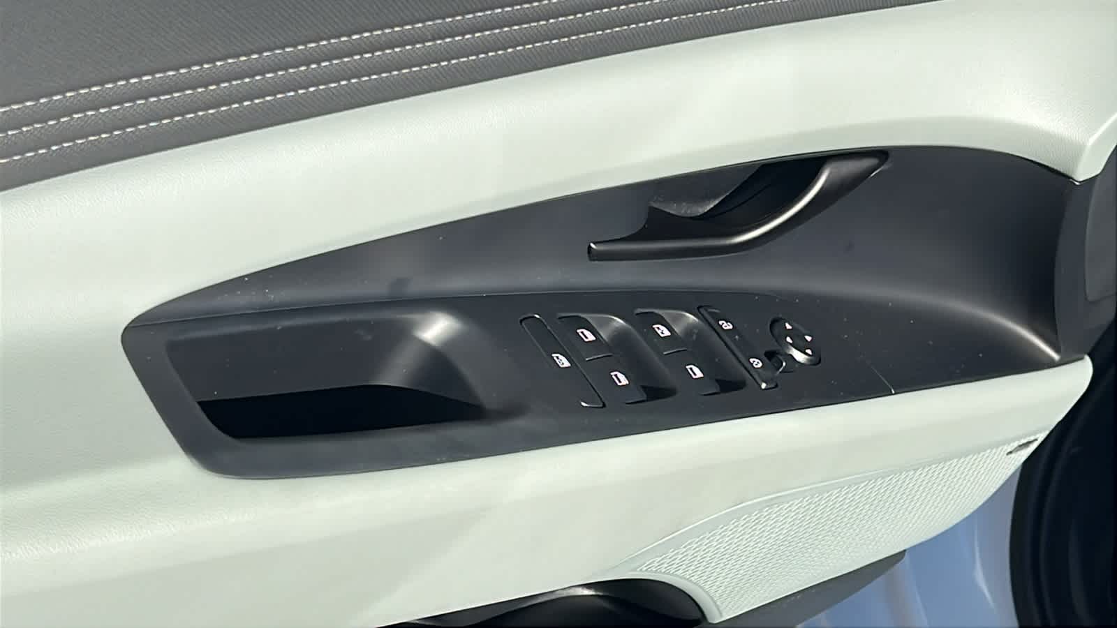 Thumbnail: 2025 Hyundai Elantra - 22