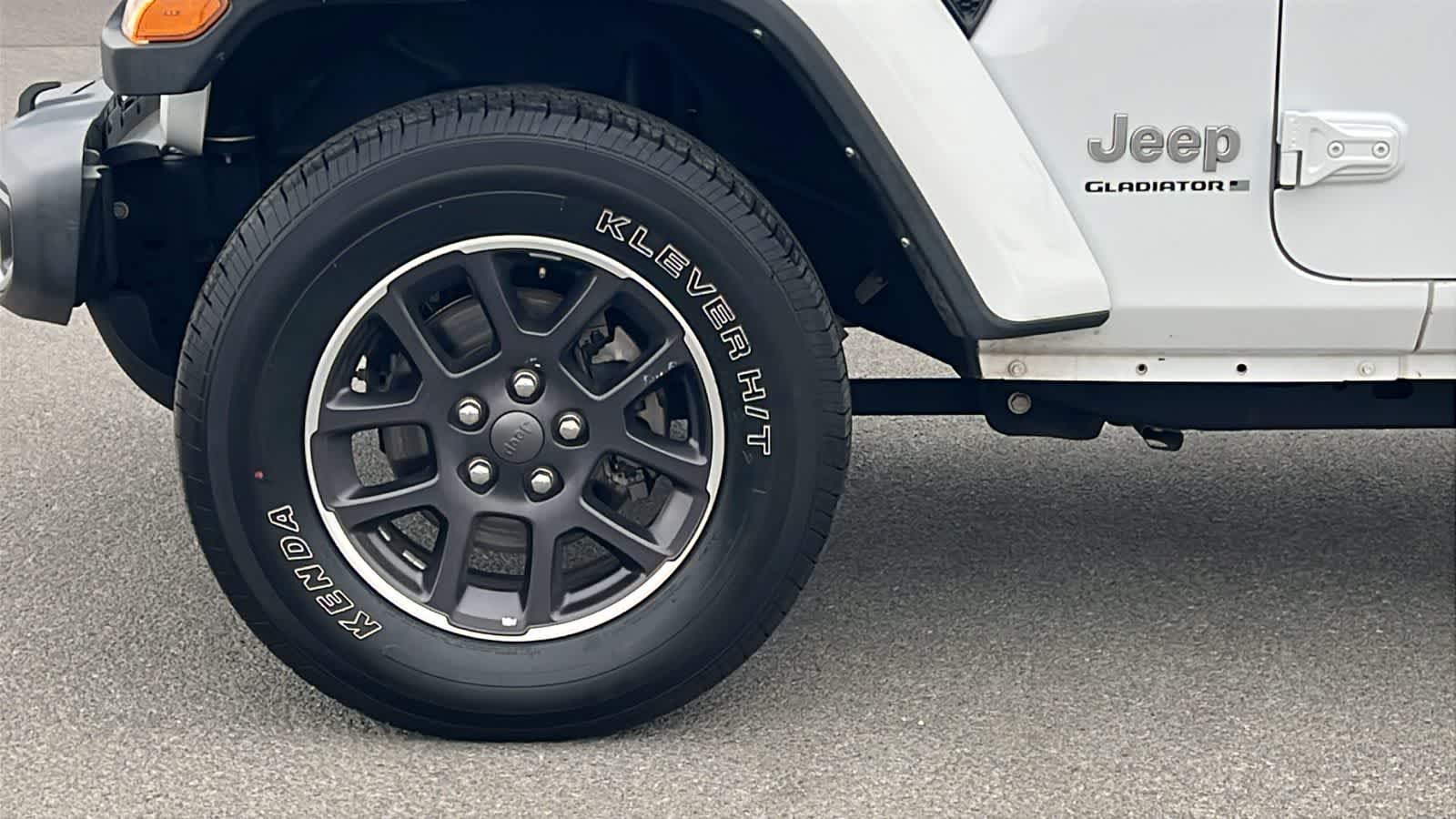 Thumbnail: 2023 Jeep Gladiator - 9