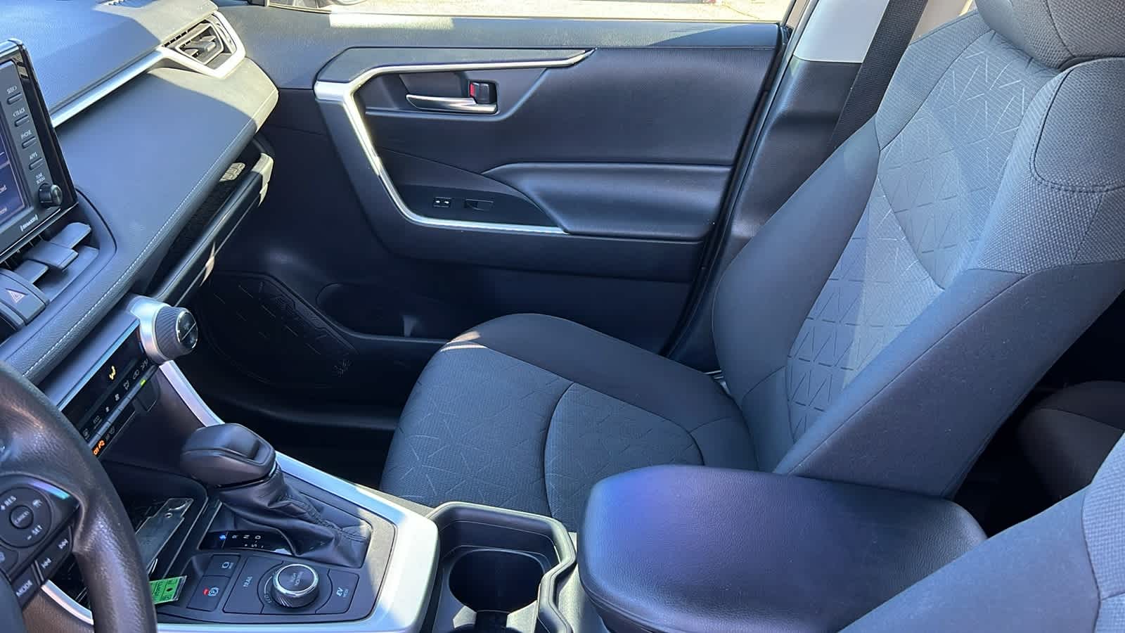 Thumbnail: 2020 Toyota RAV4 - 12