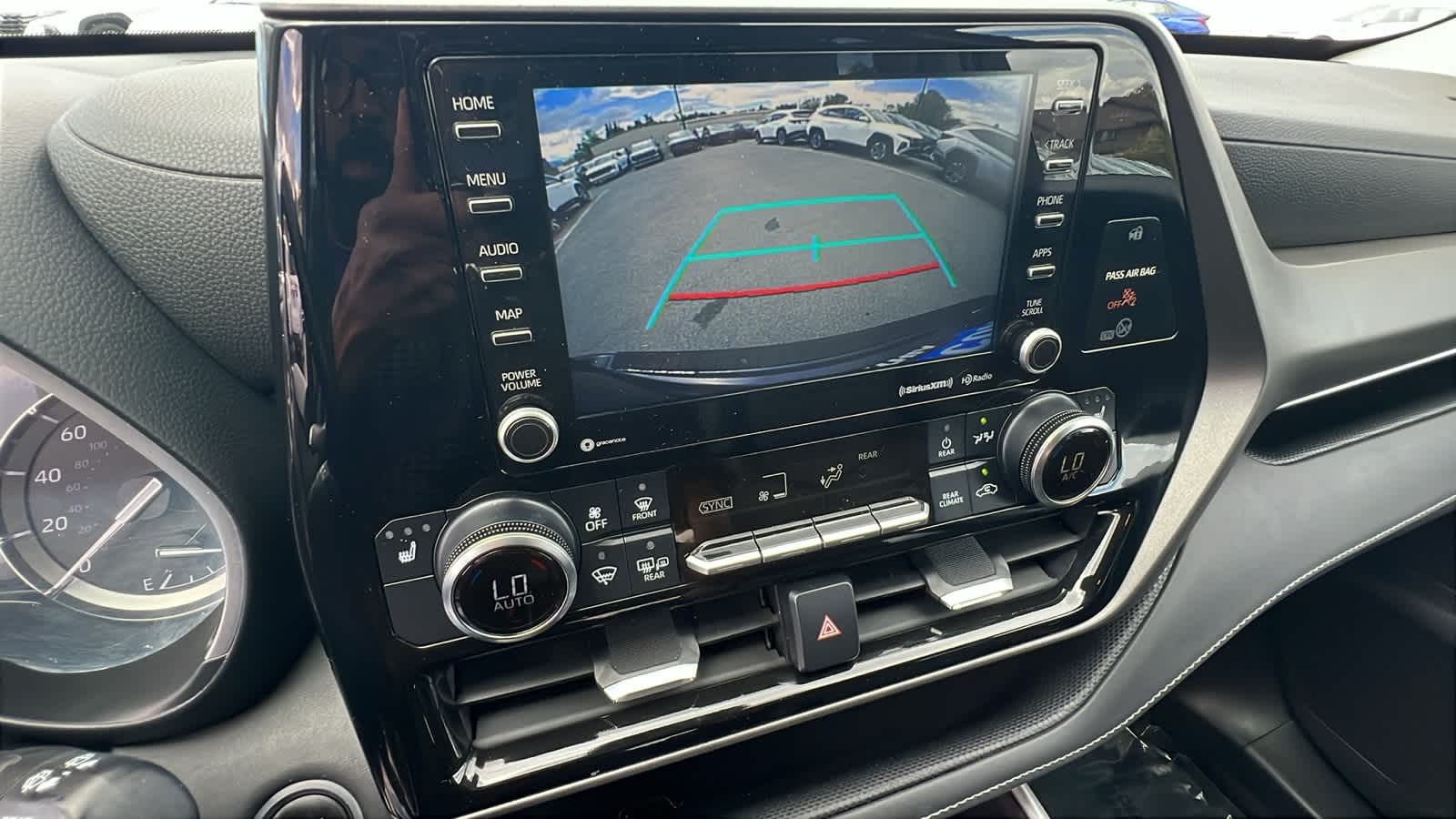 Thumbnail: 2021 Toyota Highlander - 16