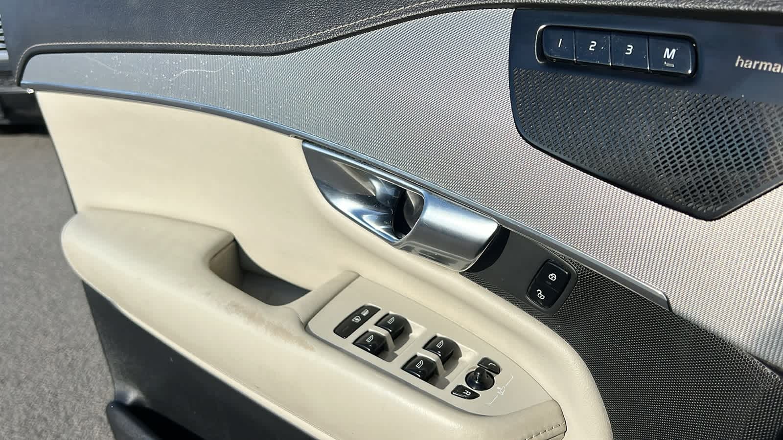 Thumbnail: 2020 Volvo XC90 - 22