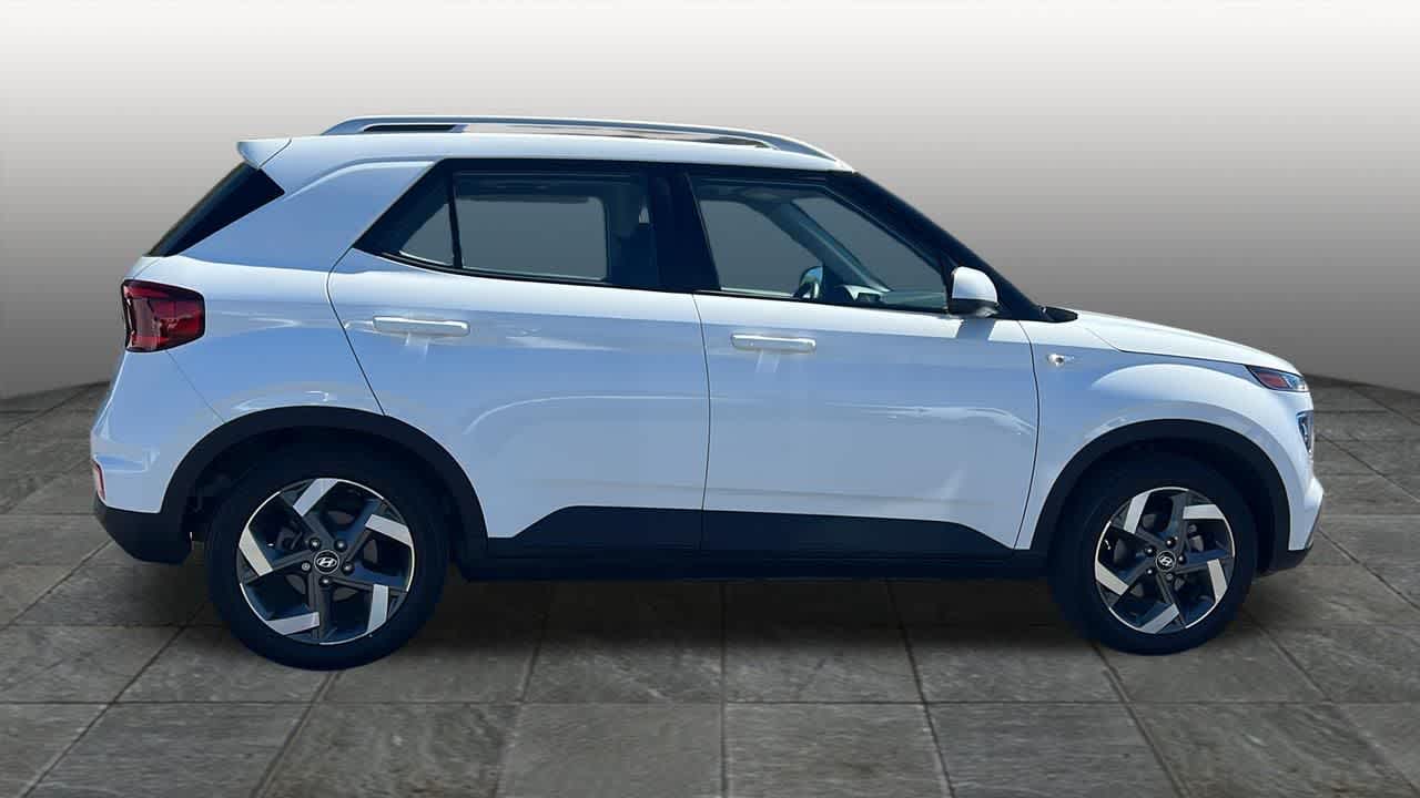 Thumbnail: 2022 Hyundai Venue - 4