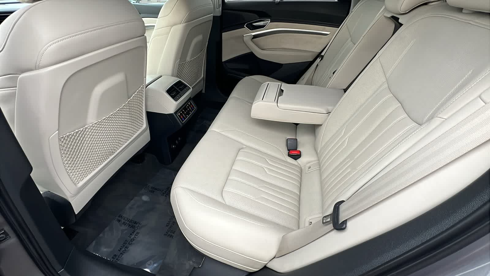 Thumbnail: 2019 Audi e-tron - 24