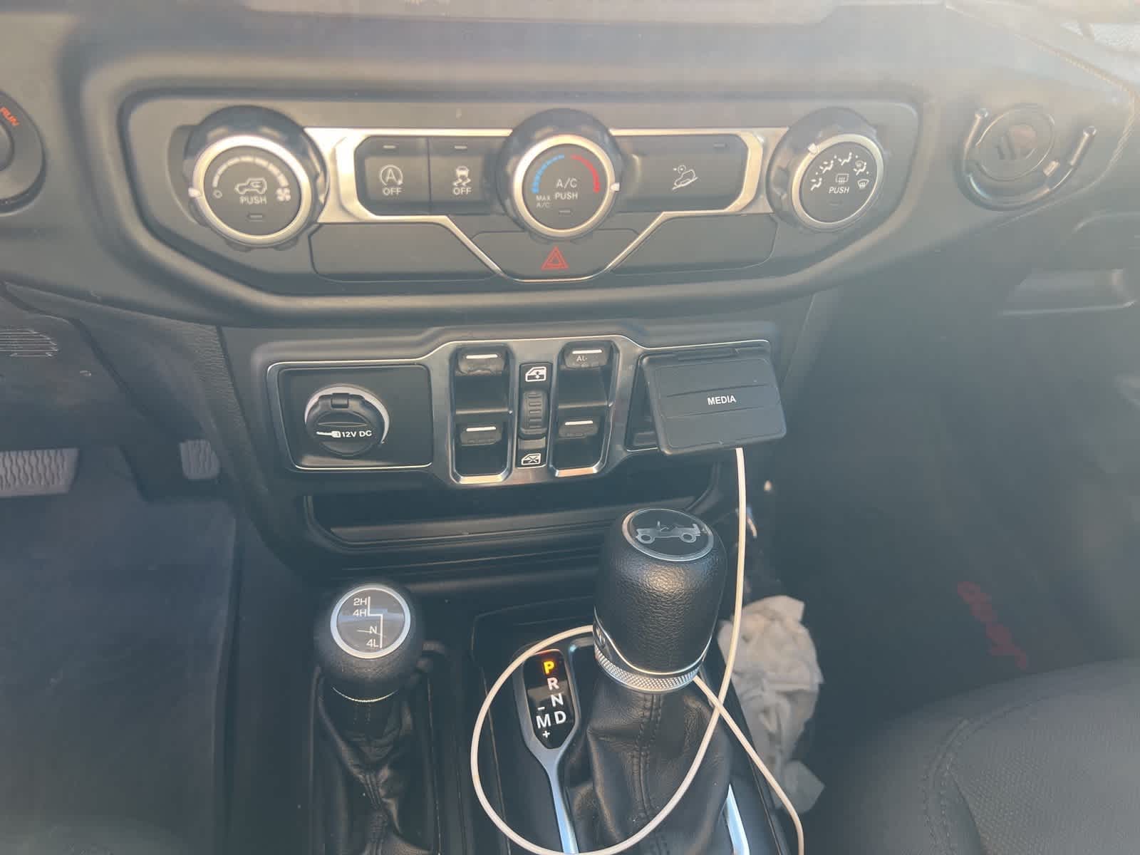 Thumbnail: 2019 Jeep Wrangler - 19