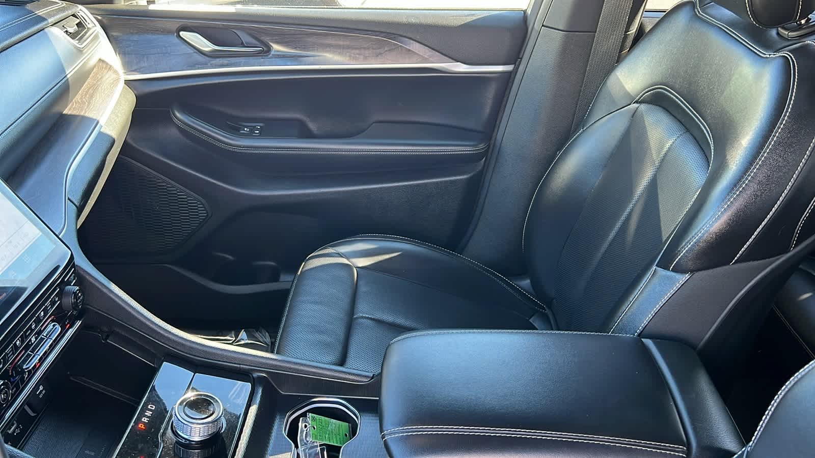 Thumbnail: 2024 Jeep Grand Cherokee L - 12