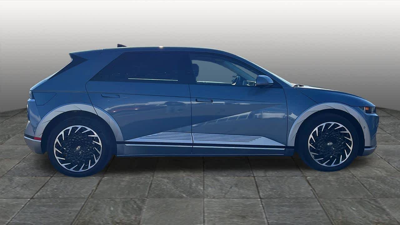 Thumbnail: 2023 Hyundai Ioniq 5 - 4