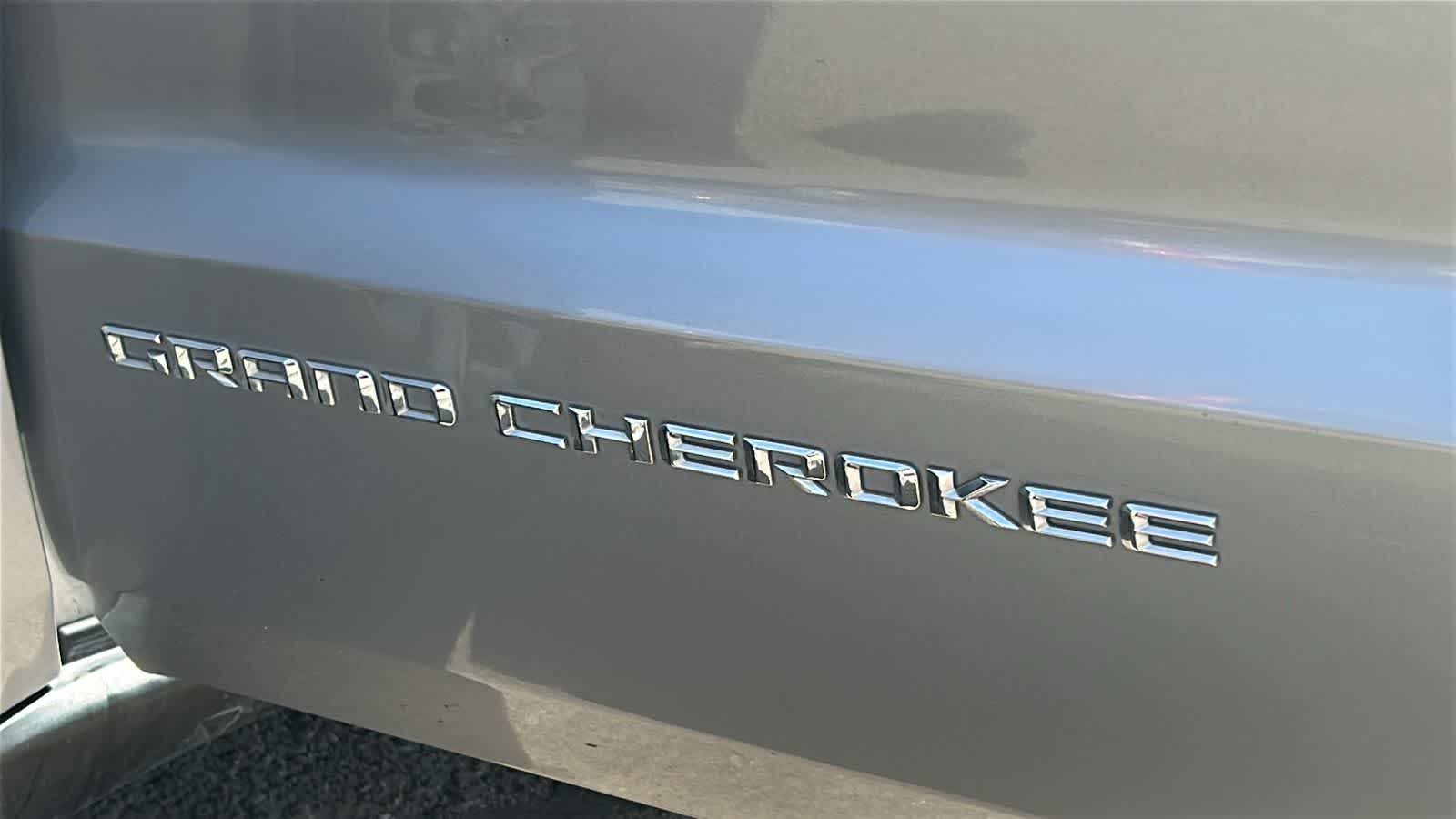 Thumbnail: 2015 Jeep Grand Cherokee - 27