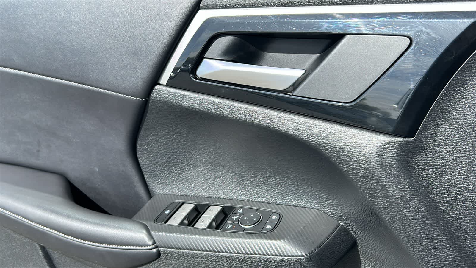 Thumbnail: 2024 Mitsubishi Outlander - 22