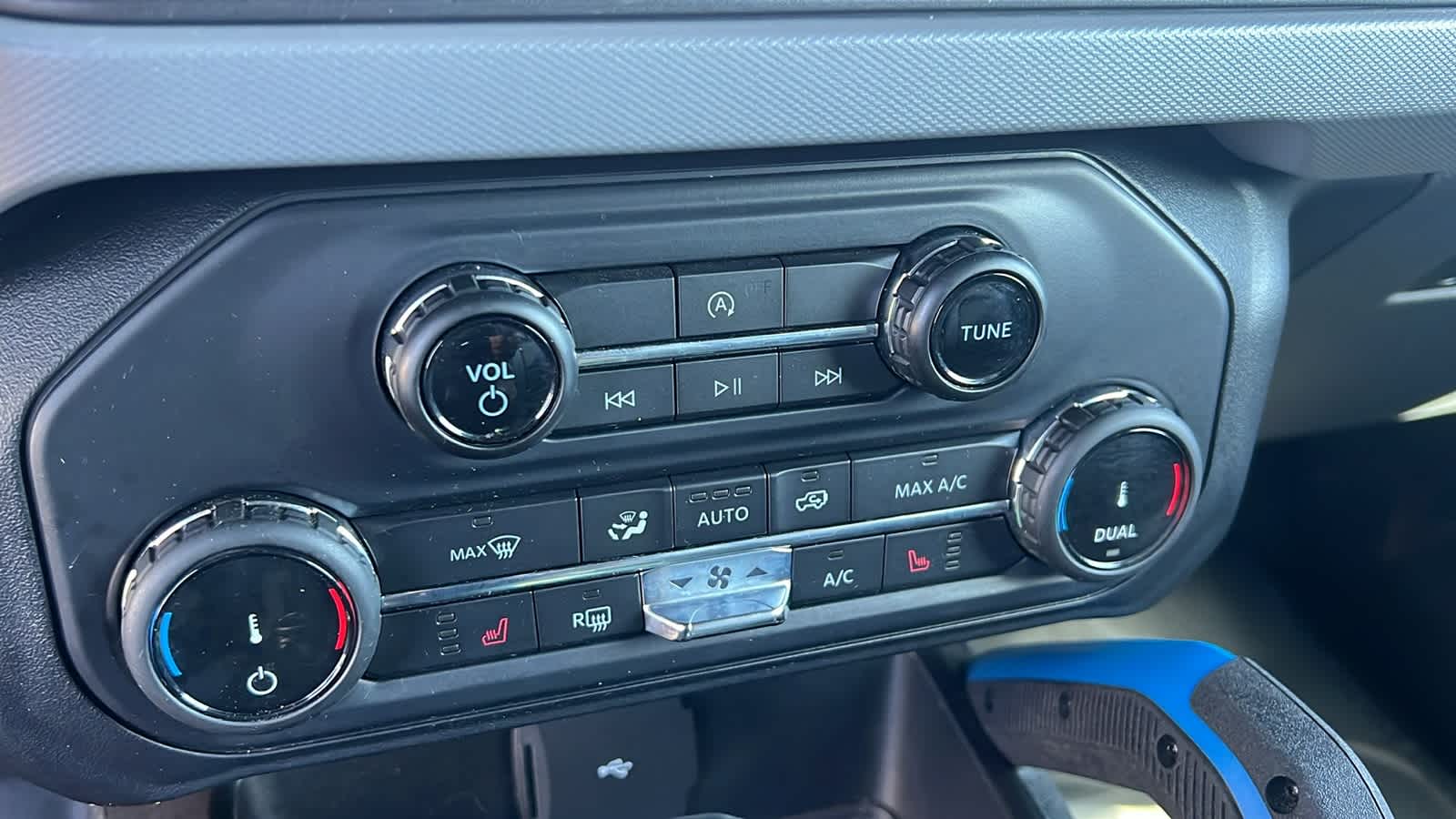 Thumbnail: 2022 Ford Bronco - 14