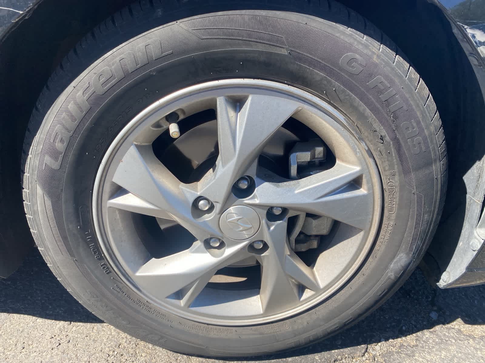 Thumbnail: 2021 Hyundai Elantra - 6