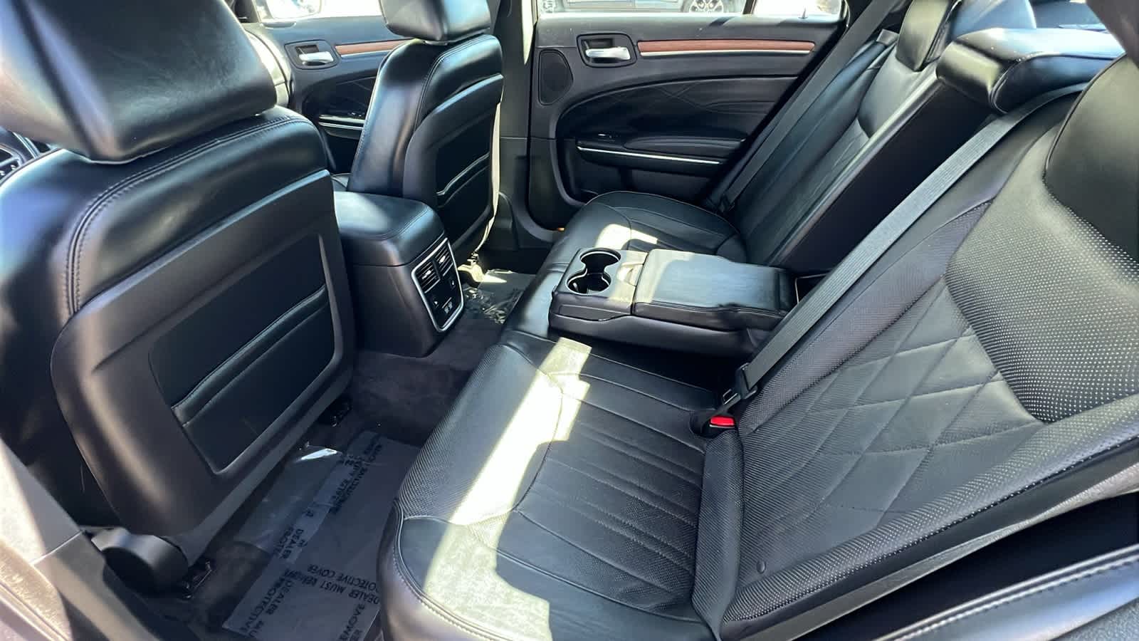 Thumbnail: 2016 Chrysler 300 - 24