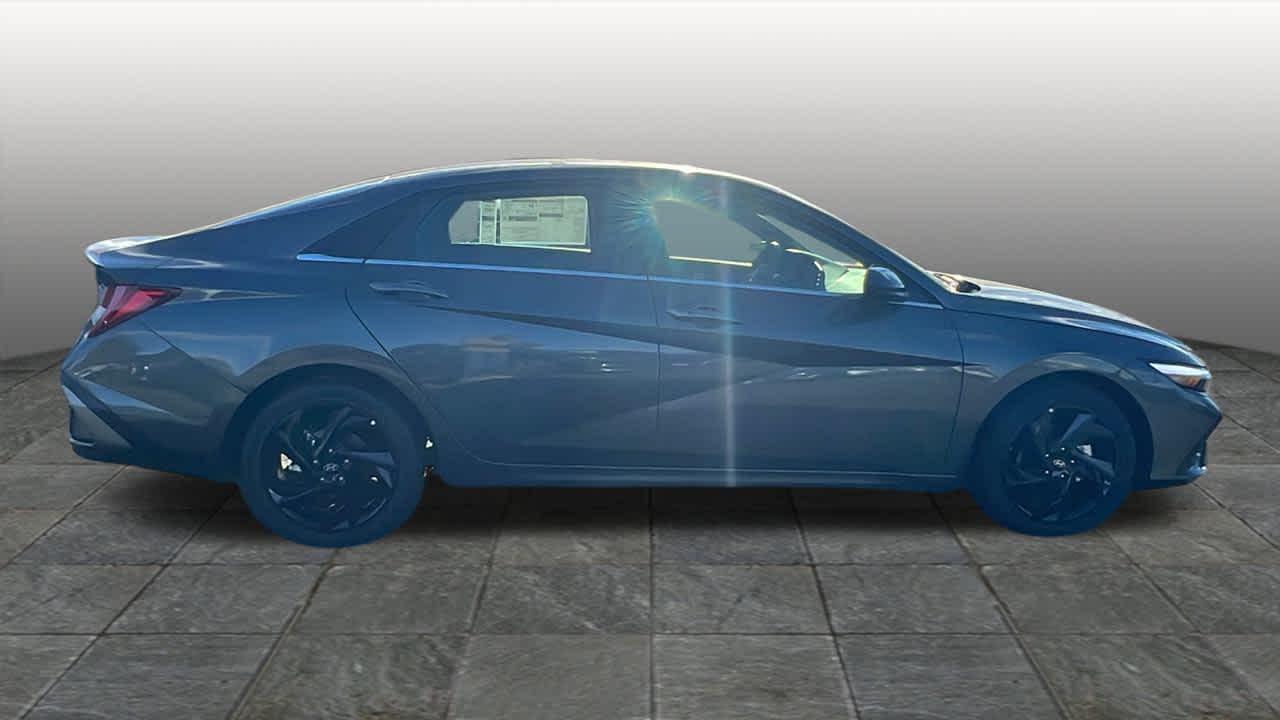 Thumbnail: 2026 Hyundai Elantra - 4