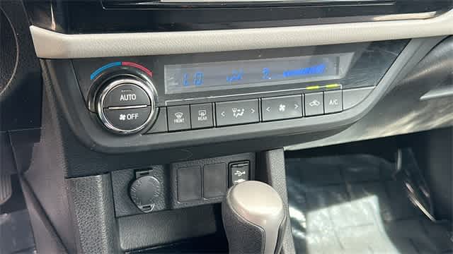 Thumbnail: 2015 Toyota Corolla - 14
