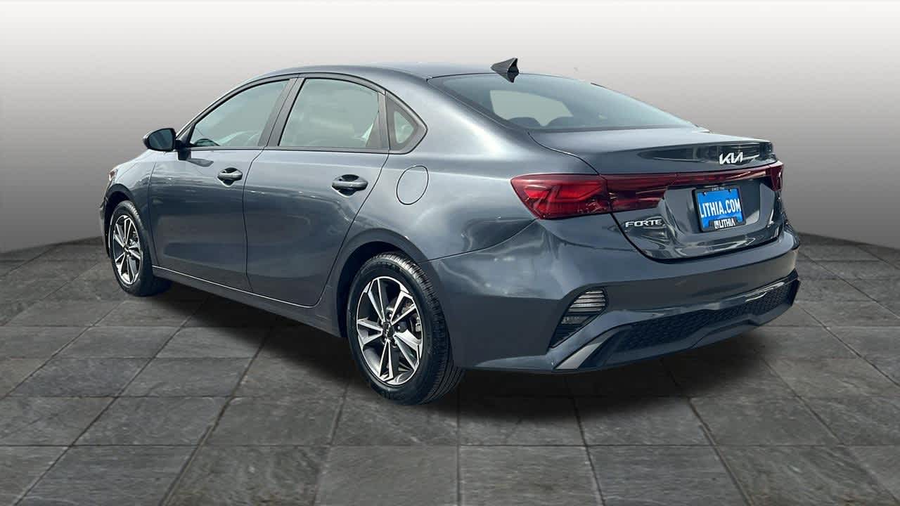 Thumbnail: 2024 Kia Forte - 7
