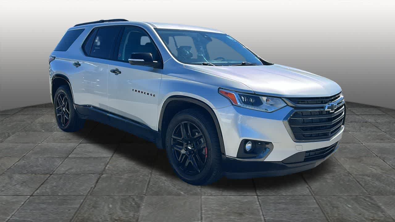 Thumbnail: 2021 Chevrolet Traverse - 3