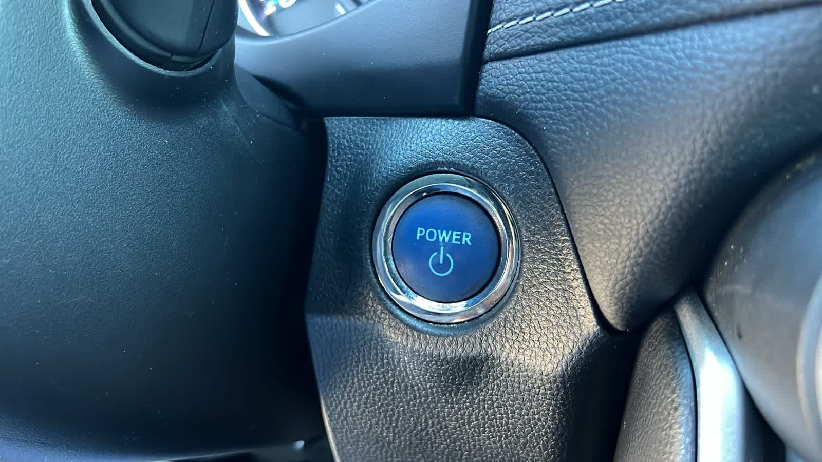 Thumbnail: 2020 Toyota RAV4 - 17