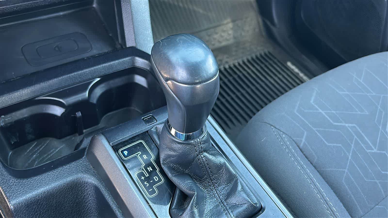 Thumbnail: 2018 Toyota Tacoma - 12