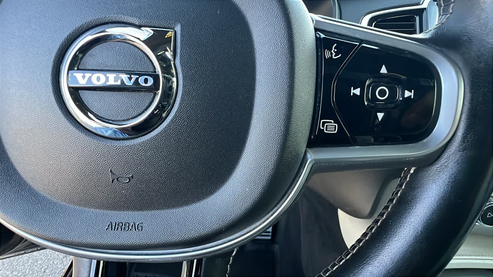 Thumbnail: 2020 Volvo XC90 - 20