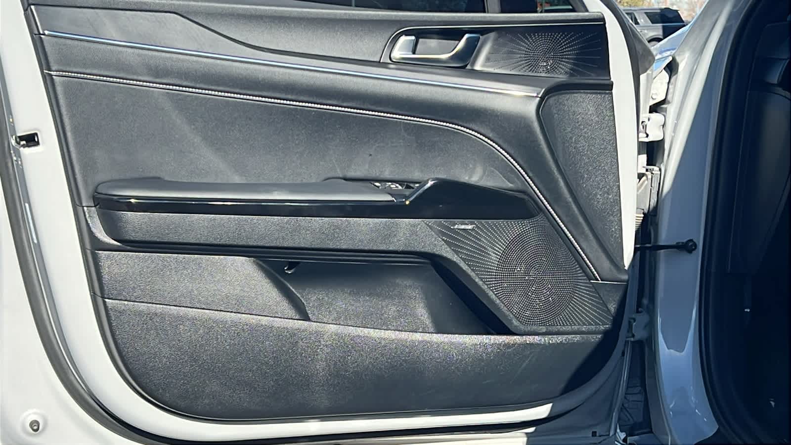 Thumbnail: 2025 Kia K5 - 23