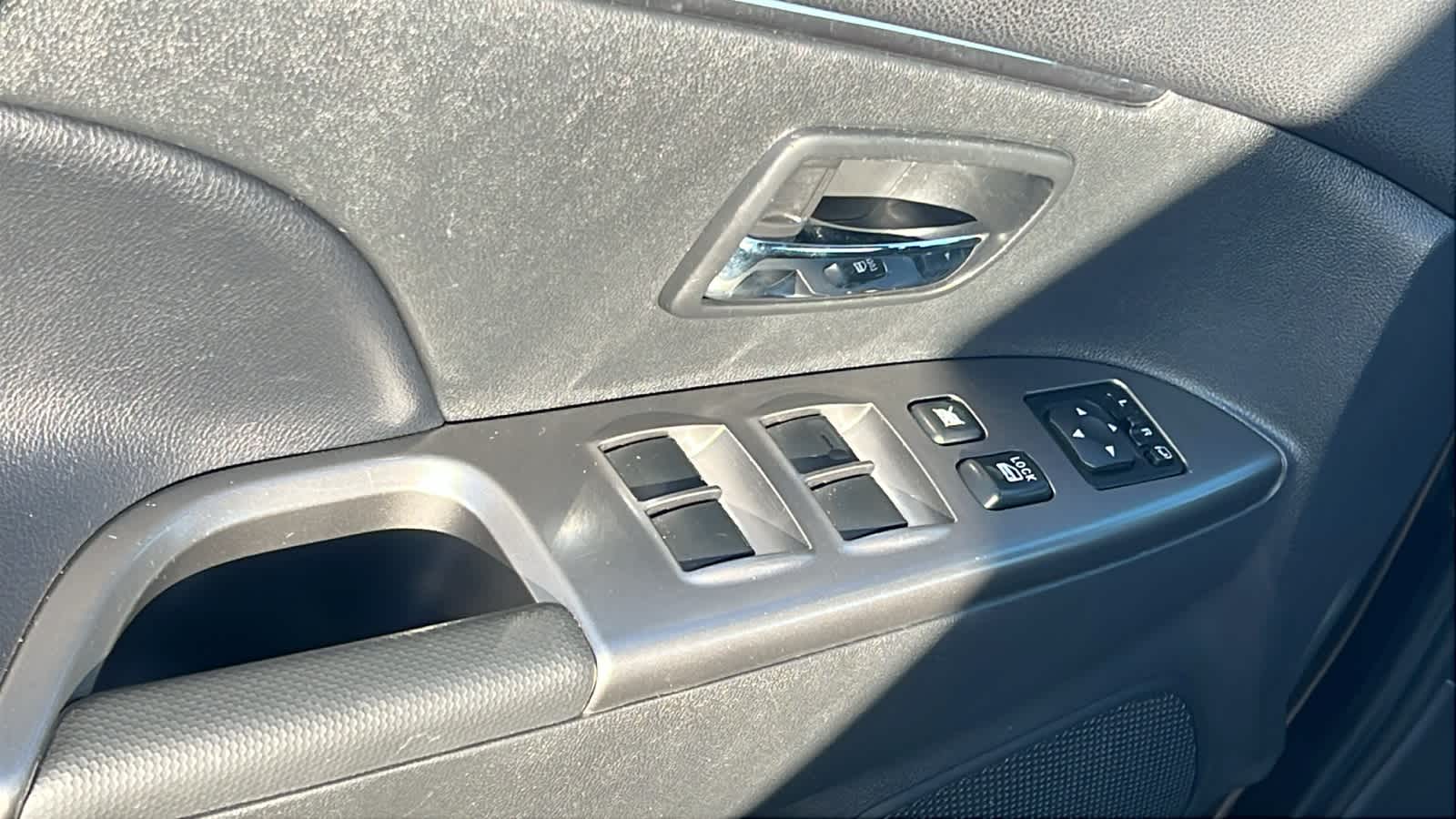 Thumbnail: 2024 Mitsubishi Outlander Sport - 22